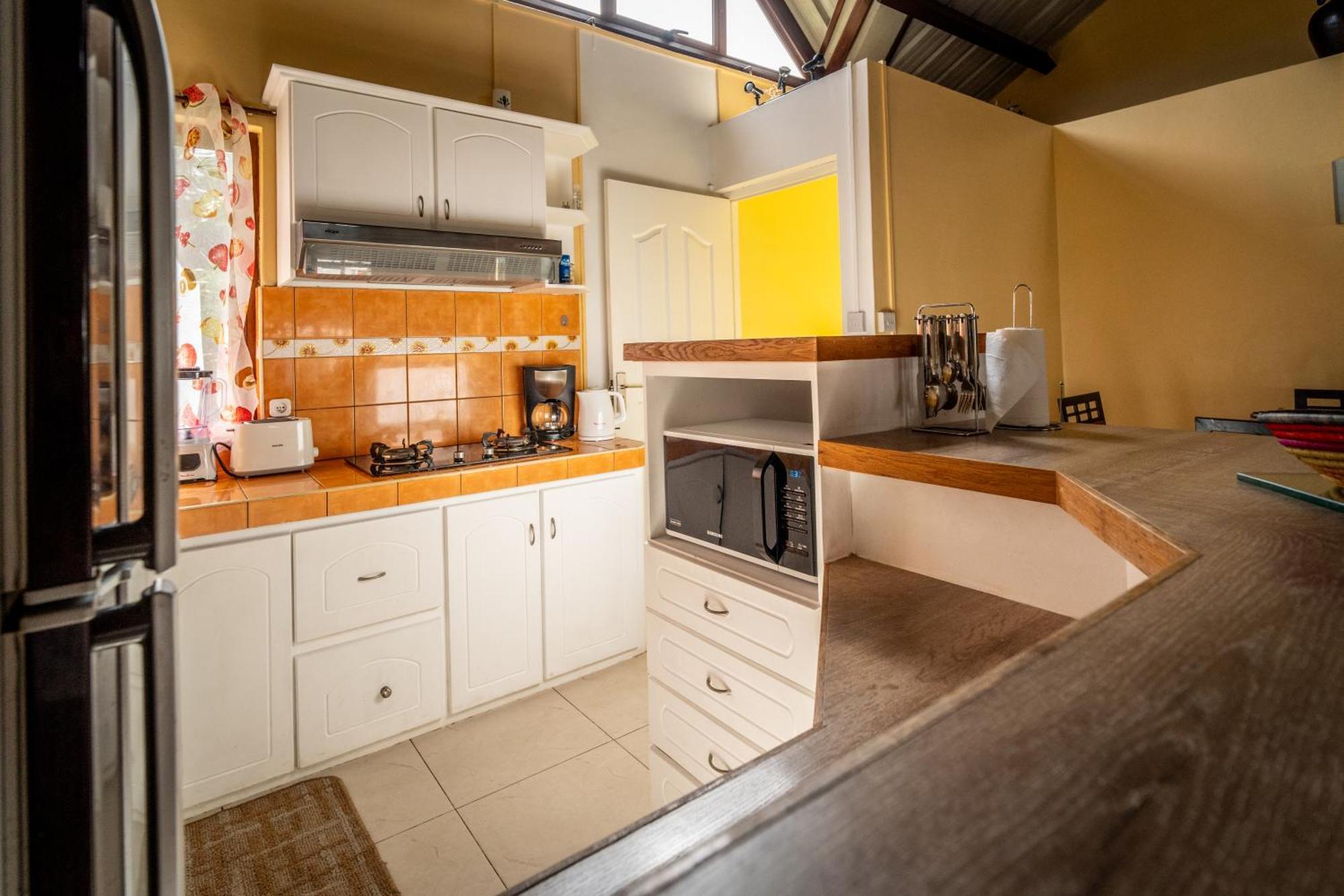 Charming Condo Rivière Noire Extérieur photo